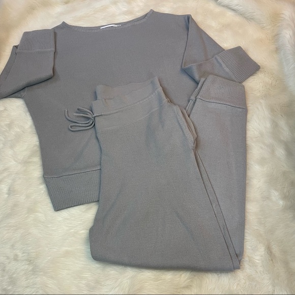 Nasty Gal Plus Size Off The Shoulder Loungewear Set - Picture 2 of 16